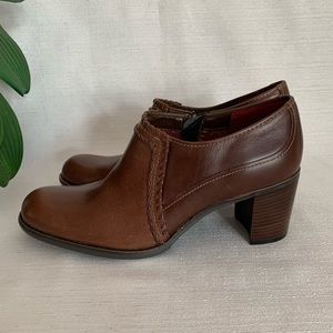 NWOT Liz Claiborne Mohave Brown Leather 
Flex Ankle Boot Woman’s 8.5M